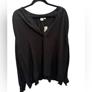 GAP Women’s Black V-Neck Top Size XXL‎